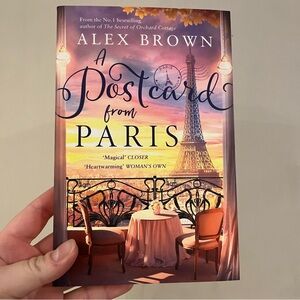 📚 4/25$ 📚 A Postcard from Paris by Alex Brown